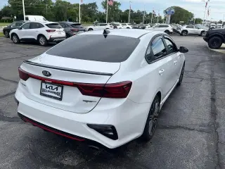 Kia Forte 2021 GT Sedán de 4 puertas 6M