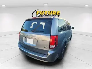 Miniván Dodge Grand Caravan 2017 SXT 4 puertas