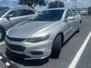 Sedán de 4 puertas Chevrolet Malibu LT 2017