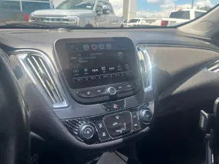 Sedán de 4 puertas Chevrolet Malibu LT 2017