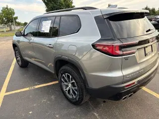 SUV GMC Acadia 2024 4x4 AT4 4 puertas