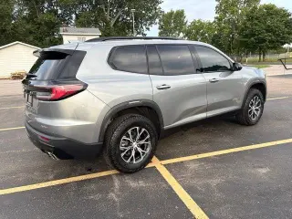 SUV GMC Acadia 2024 4x4 AT4 4 puertas
