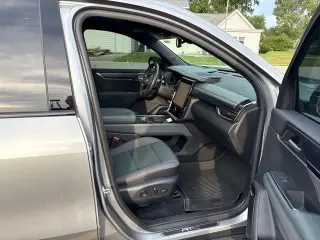 SUV GMC Acadia 2024 4x4 AT4 4 puertas