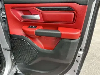Ram 1500 2019 4x4 Rebel 4 puertas Quad Cab batea de 6.4 pies Pickup
