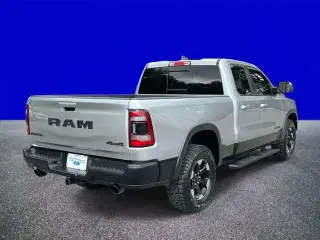Ram 1500 2019 4x4 Rebel 4 puertas Quad Cab batea de 6.4 pies Pickup
