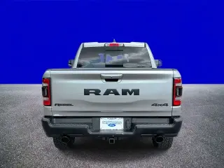 Ram 1500 2019 4x4 Rebel 4 puertas Quad Cab batea de 6.4 pies Pickup
