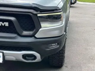 Ram 1500 2019 4x4 Rebel 4 puertas Quad Cab batea de 6.4 pies Pickup