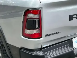 Ram 1500 2019 4x4 Rebel 4 puertas Quad Cab batea de 6.4 pies Pickup