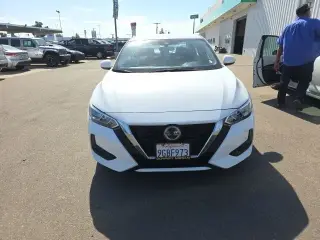 Nissan Sentra 2023 SV Sedán de 4 puertas