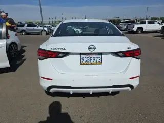 Nissan Sentra 2023 SV Sedán de 4 puertas