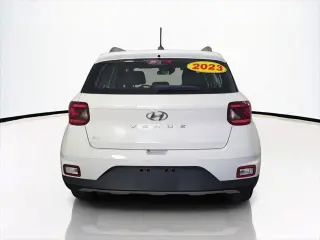 Hyundai VENUE 2023 SEL Crossover de 4 puertas