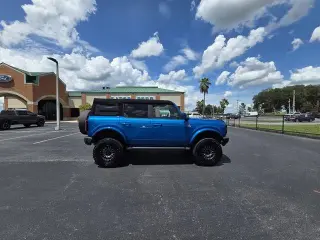 Ford Bronco 2023 4x4 Outer Banks SUV de 4 puertas