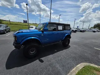 Ford Bronco 2023 4x4 Outer Banks SUV de 4 puertas