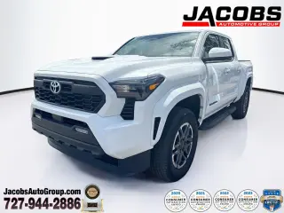Toyota Tacoma 2024 4x2 TRD Sport 4 puertas Double Cab batea de 5.0 pies
