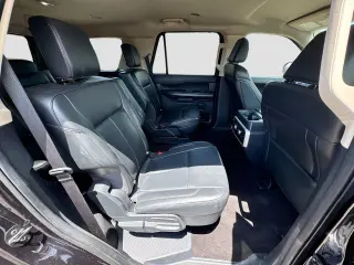Ford Expedition 2023 4x4 XLT SUV de 4 puertas