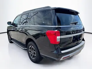 Ford Expedition 2023 4x4 XLT SUV de 4 puertas