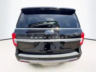 Ford Expedition 2023 4x4 XLT SUV de 4 puertas
