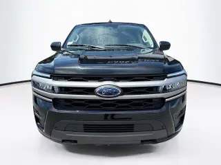 Ford Expedition 2023 4x4 XLT SUV de 4 puertas