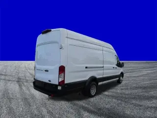 Ford Transit 2024 350 HD 3 puertas Batalla Larga Techo Alto Ruedas Traseras Dobles Furgoneta de Carga Extendida con P.V.B. de 11,000 Lb.