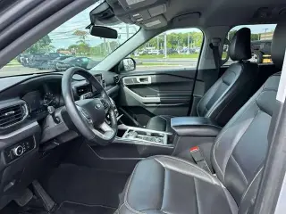 Ford Explorer 2023 AWD XLT SUV de 4 puertas