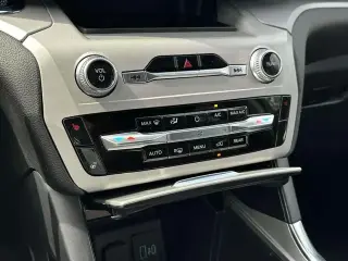 Ford Explorer 2023 AWD XLT SUV de 4 puertas