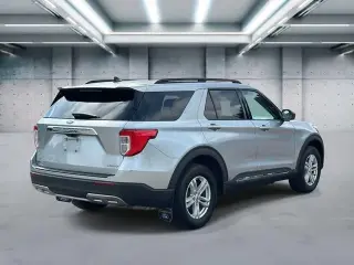 Ford Explorer 2023 AWD XLT SUV de 4 puertas