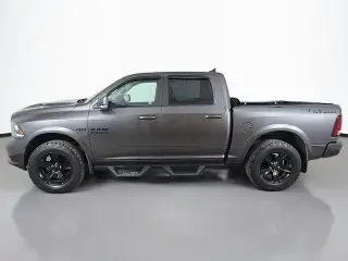 Ram 1500 2018 4x4 Night 4dr Crew Cab caja de 5.5 pies Pickup