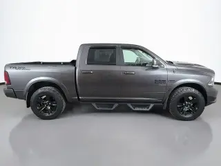 Ram 1500 2018 4x4 Night 4dr Crew Cab caja de 5.5 pies Pickup