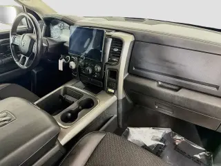 Ram 1500 2018 4x4 Night 4dr Crew Cab caja de 5.5 pies Pickup