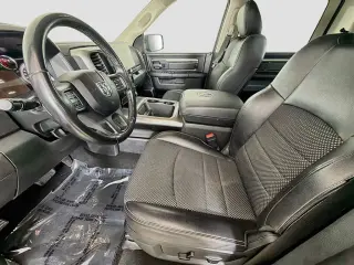 Ram 1500 2018 4x4 Night 4dr Crew Cab caja de 5.5 pies Pickup