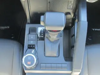 Toyota Tacoma 2024 4x4 Limited 4 puertas Doble Cabina 5.0 pies SB