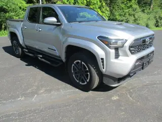 Toyota Tacoma 2024 4x4 Limited 4 puertas Doble Cabina 5.0 pies SB