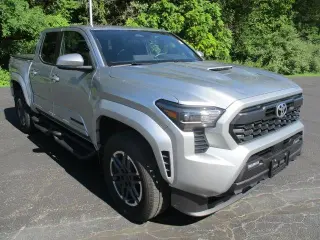 Toyota Tacoma 2024 4x4 Limited 4 puertas Doble Cabina 5.0 pies SB