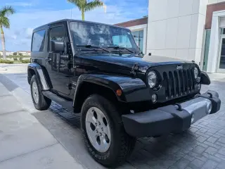 Jeep Wrangler 2015 4x4 Sahara SUV de 2 puertas