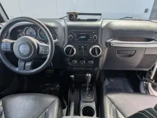 Jeep Wrangler 2015 4x4 Sahara SUV de 2 puertas