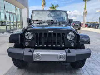 Jeep Wrangler 2015 4x4 Sahara SUV de 2 puertas