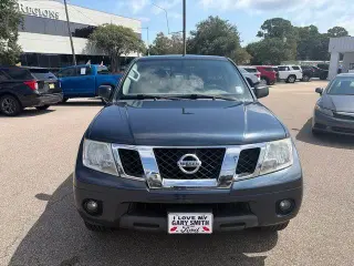 Nissan Frontier 2019 4x2 S 4 puertas Crew Cab Caja Corta 5 pies 6M