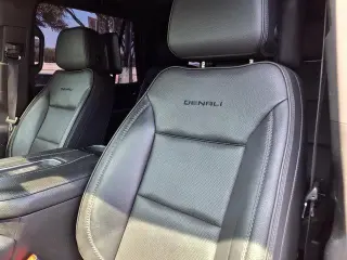 GMC Yukon 2021 4x2 Denali SUV de 4 puertas