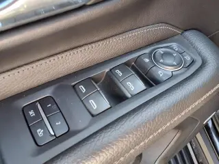 GMC Yukon 2021 4x2 Denali SUV de 4 puertas