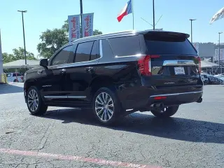 GMC Yukon 2021 4x2 Denali SUV de 4 puertas