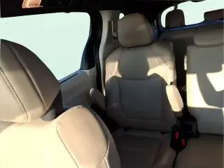 Toyota Sienna 2022 XLE 8 Pasajeros Mini-Van 4p