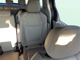 Toyota Sienna 2022 XLE 8 Pasajeros Mini-Van 4p