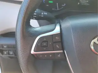 Toyota Sienna 2022 XLE 8 Pasajeros Mini-Van 4p