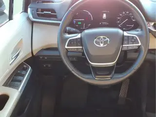 Toyota Sienna 2022 XLE 8 Pasajeros Mini-Van 4p
