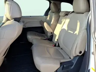 Toyota Sienna 2022 XLE 8 Pasajeros Mini-Van 4p