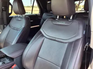 Ford Explorer 2025 Platinum SUV de 4 puertas