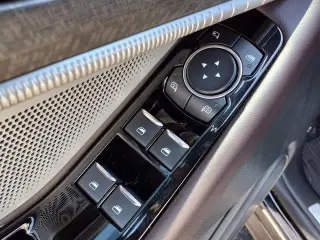 Ford Explorer 2025 Platinum SUV de 4 puertas