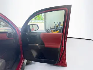 Toyota Tacoma 2022 4x2 SR5 V6 4 puertas Doble Cabina Caja Corta de 5.0 pies