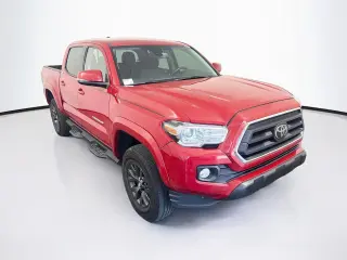 Toyota Tacoma 2022 4x2 SR5 V6 4 puertas Doble Cabina Caja Corta de 5.0 pies