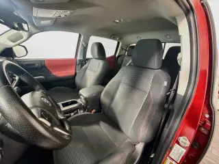 Toyota Tacoma 2022 4x2 SR5 V6 4 puertas Doble Cabina Caja Corta de 5.0 pies